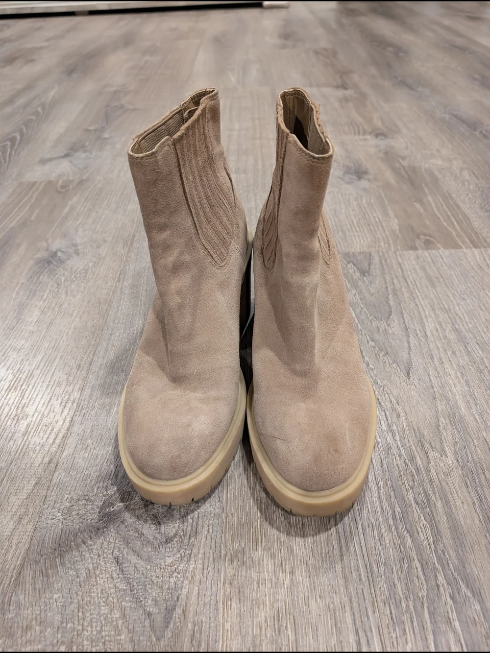 Dolce Vita Caster Taupe Suede Chunky Platform Block Heel Chelsea Boots 8